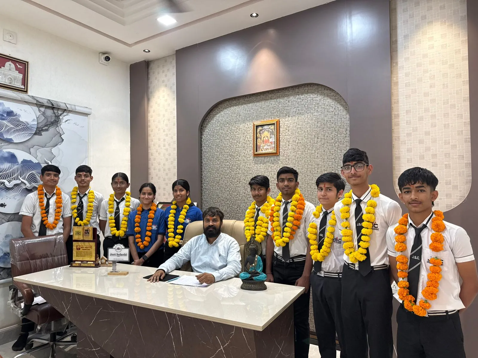 बीकानेर के JSC स्कूल का 10वीं बोर्ड में ऐतिहासिक परिणाम: तेजस्वी गहलोत ने 94.33% के साथ मारी बाजी, आधा दर्जन विद्यार्थियों ने 90% का आंकड़ा किया पार