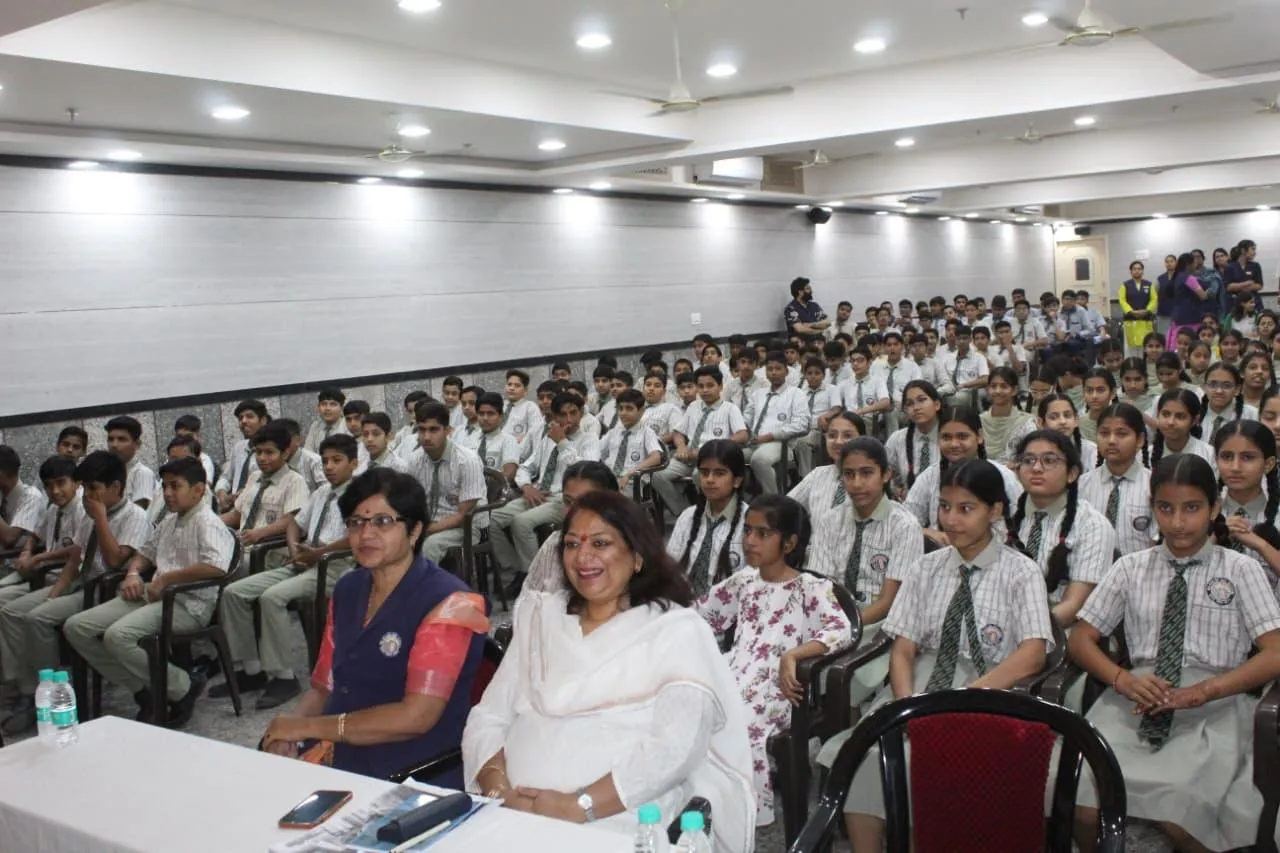 “सजग रहें, सतर्क रहें” – बीकानेर के एनएनआरएसवी स्कूल में साइबर सुरक्षा पर जागरूकता कार्यक्रम