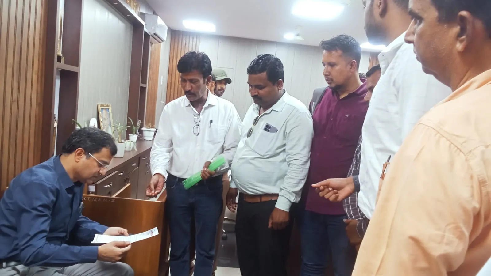 बीकानेर प्रेस क्लब के भवन हेतु भूखंड देने की मांग तेज,बीकानेर प्रेस क्लब ने सौंपा ज्ञापन