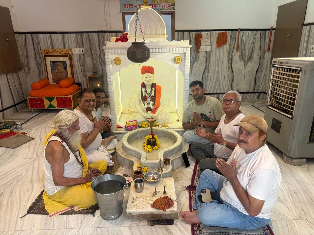 उदयगिरि जी महाराज की प्रतिमा की प्राण प्रतिष्ठा का प्रथम वर्ष पूर्ण, विशेष पूजा-अभिषेक से गूंजा मंदिर परिसर<