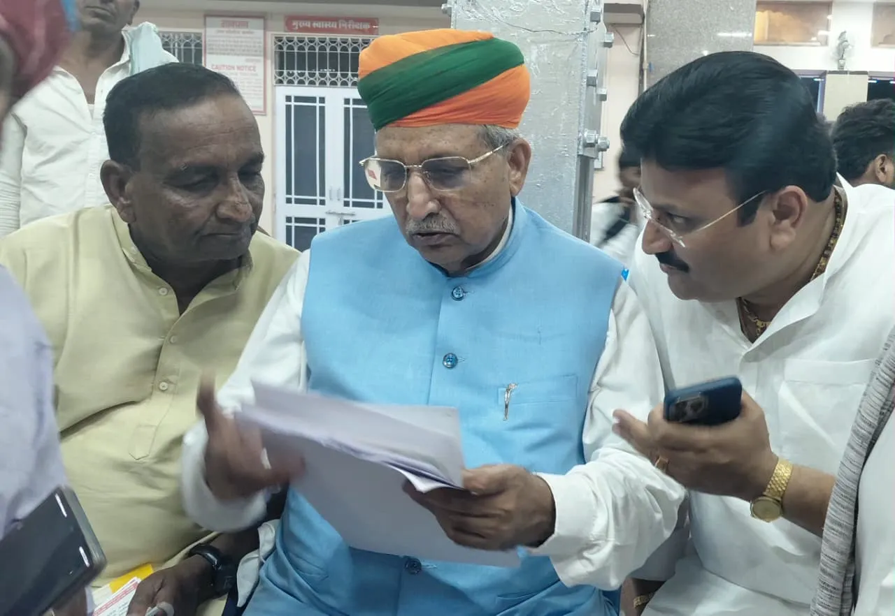 रानीबाजार औद्योगिक क्षेत्र में पानी की नई टंकी बनवाने, पाइप लाइन बदलवाने तथा हवाई सेवाओं के विस्तार पर पचीसिया ने की अर्जुनराम मेघवाल से वार्ता