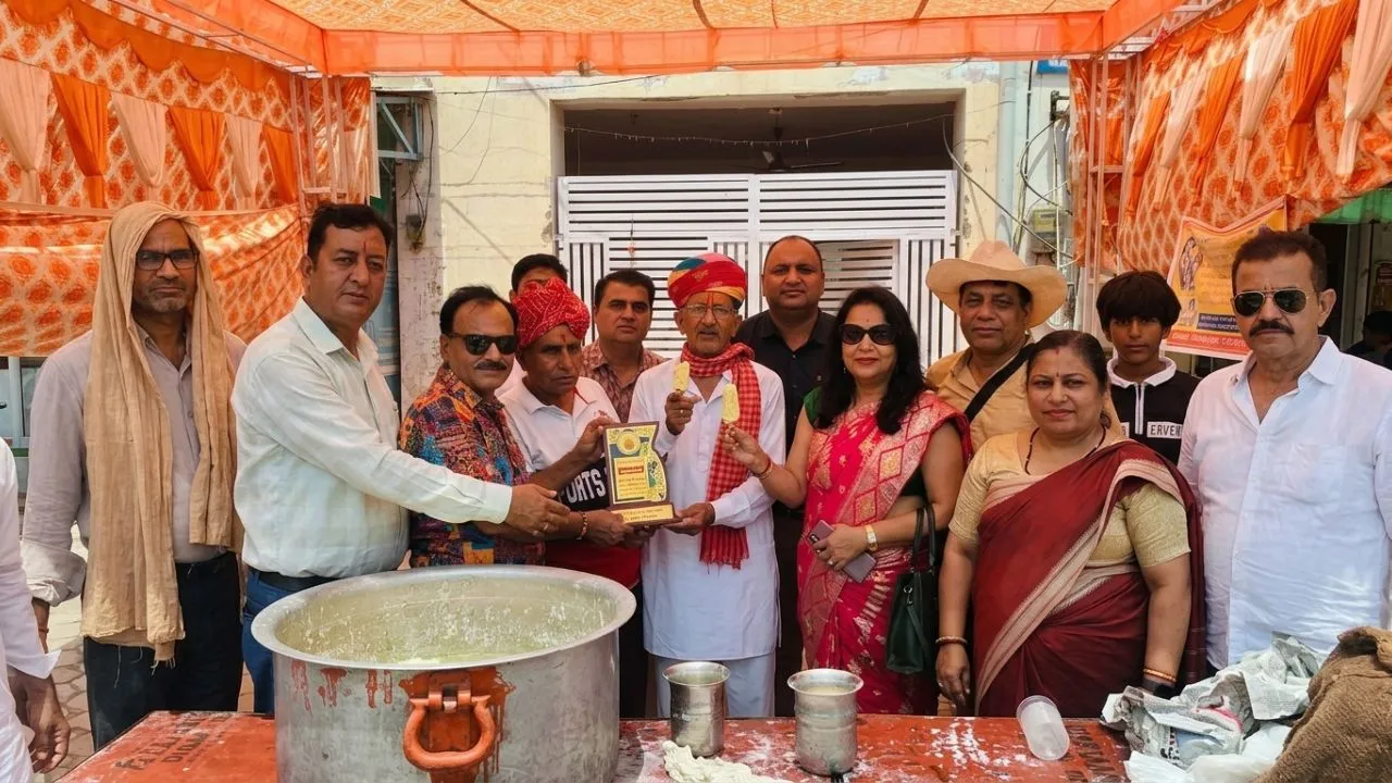 अर्पण सेवा समिति द्वारा पवनपुरी मार्केट के सामने बीकानेर नर्सिंग होम के पास हर