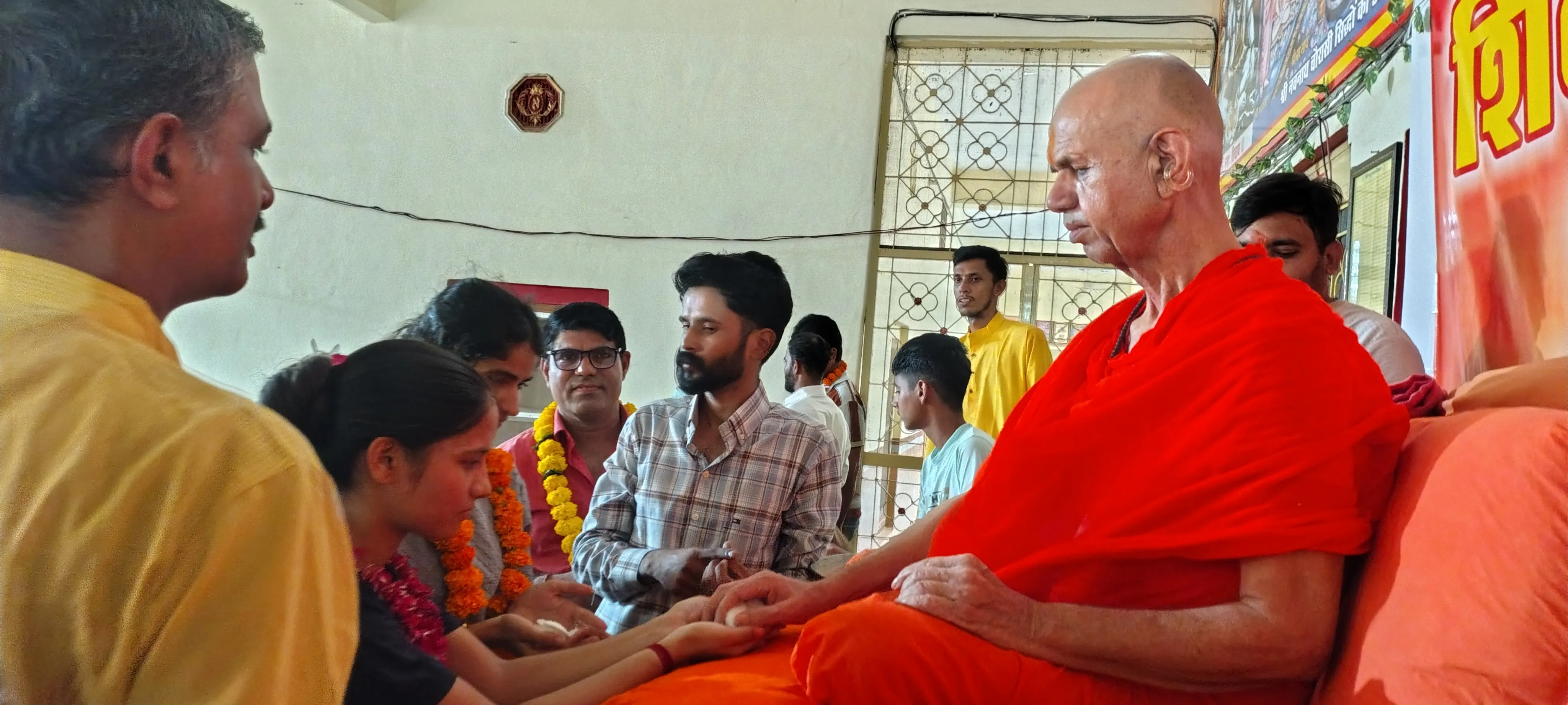 श्री गुरु कृपा पद्य प्रकाश ग्रंथ का हुआ लोकार्पण,श्रद्धालुओं ने किया गुरु पूजन