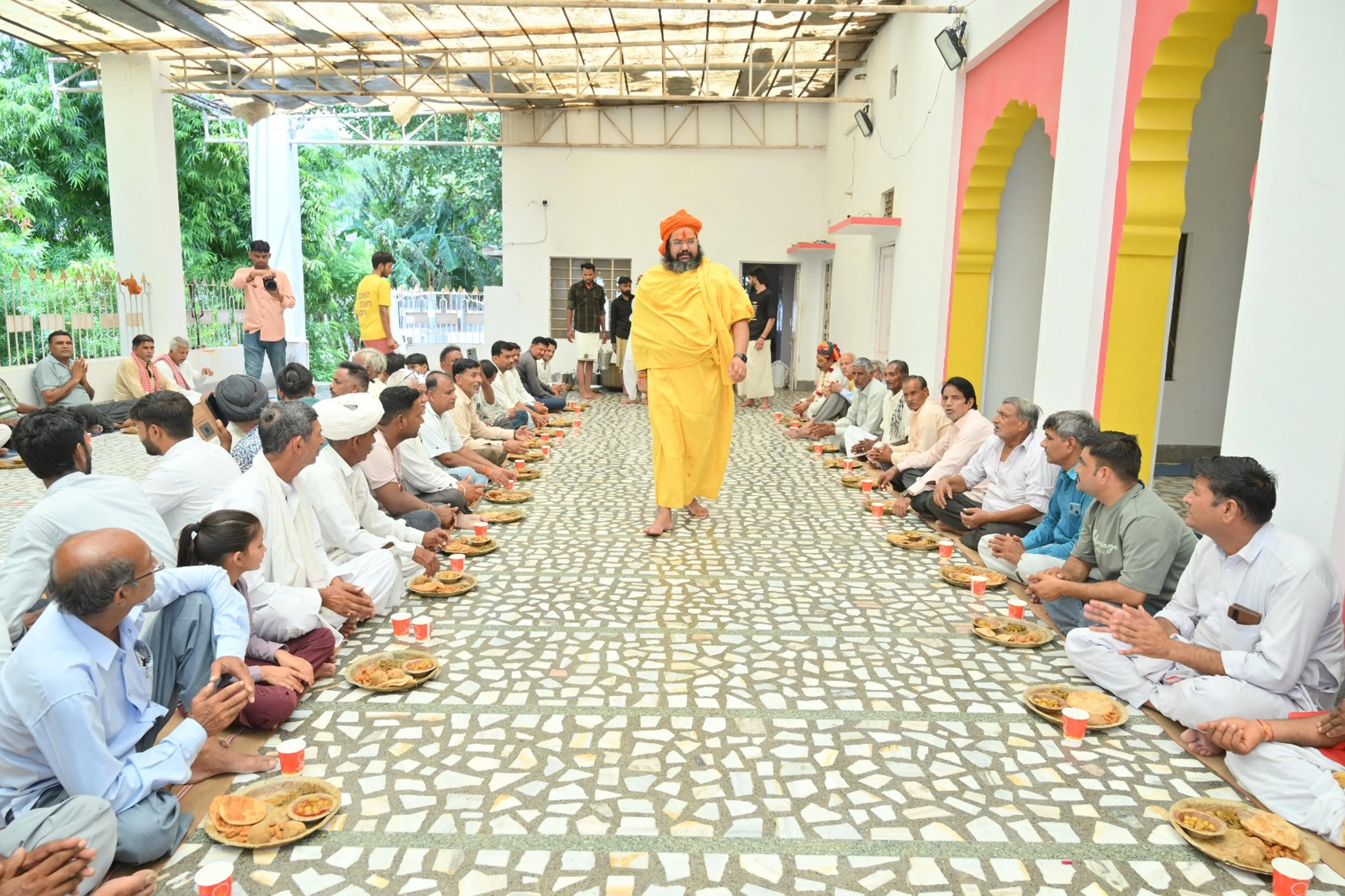गुरु पूर्णिमा : सैकड़ों शिष्यों ने पहनी कंठी, श्री सरजूदास जी महाराज ने दिया गुरु मंत्र, धर्म व गौसेवा की दी सीख