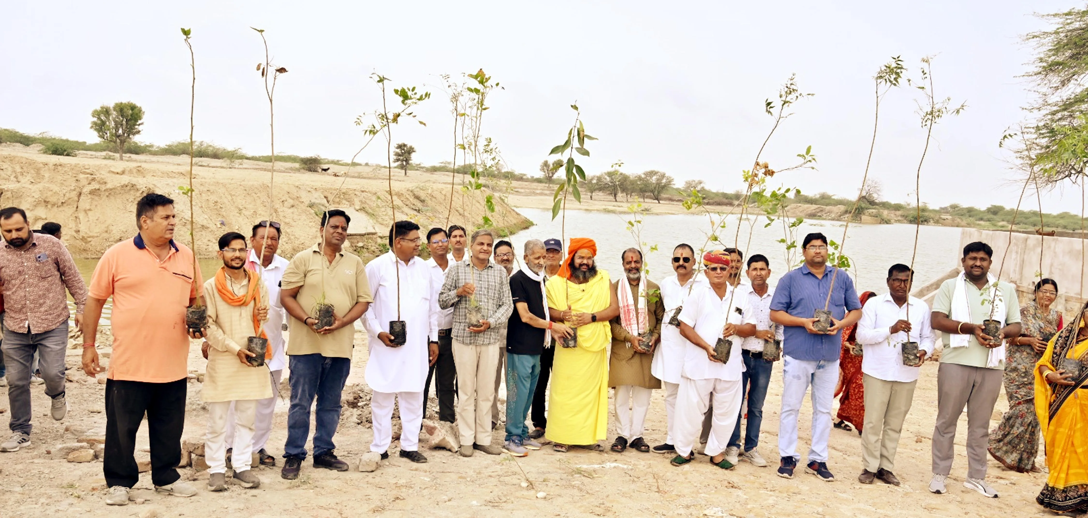 कोडमदेसर भैरवनाथ मंदिर परिसर में भैरव उद्यान में हुआ वृक्षारोपण, पर्यावरण संरक्षण का दिया संदेश