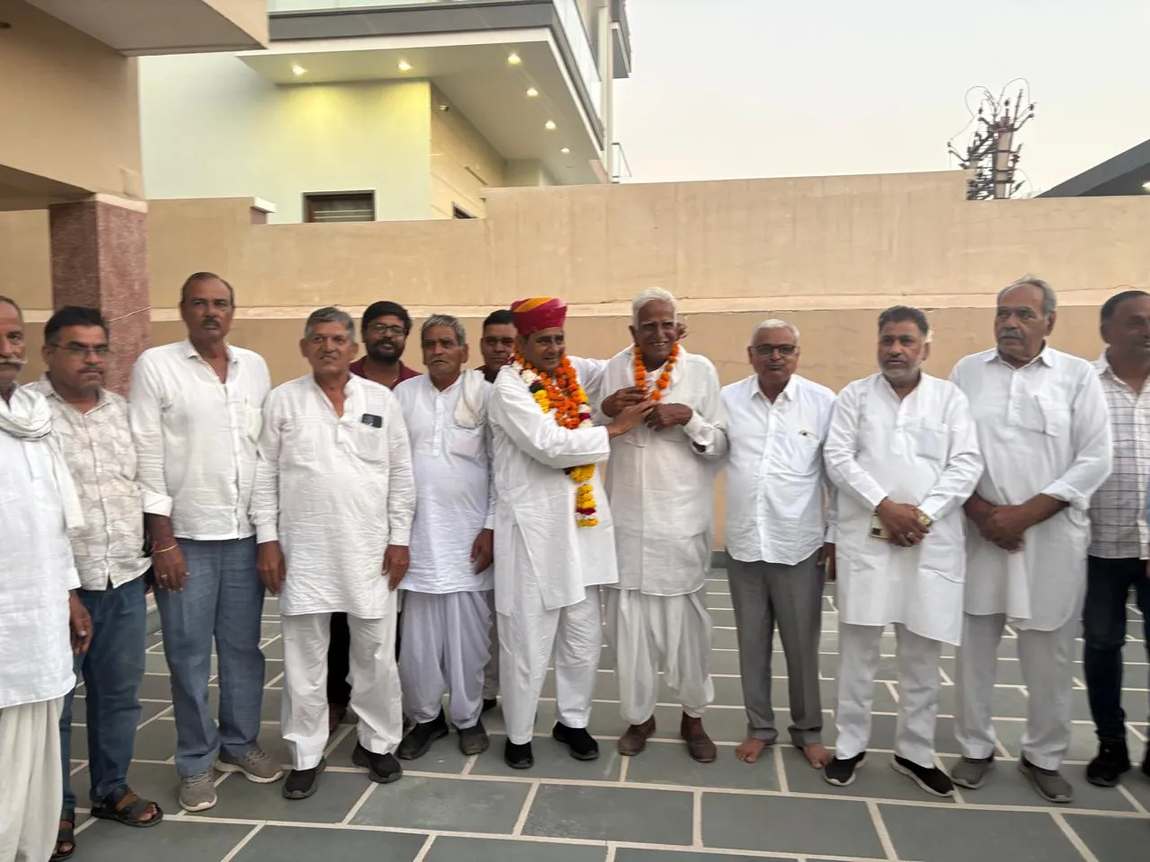 वार्ड न.18 पार्षद हाजी मक़सूद अहमद स्नेह ओर आशीर्वाद के लिए आभार व्यक्त करने पहुँचे जनता के बीच