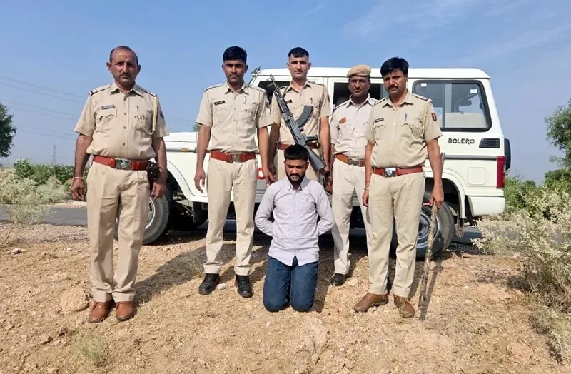 बीकानेर: 51 लाख की ATM कैश वैन लूट का इनामी आरोपी गिरफ्तार