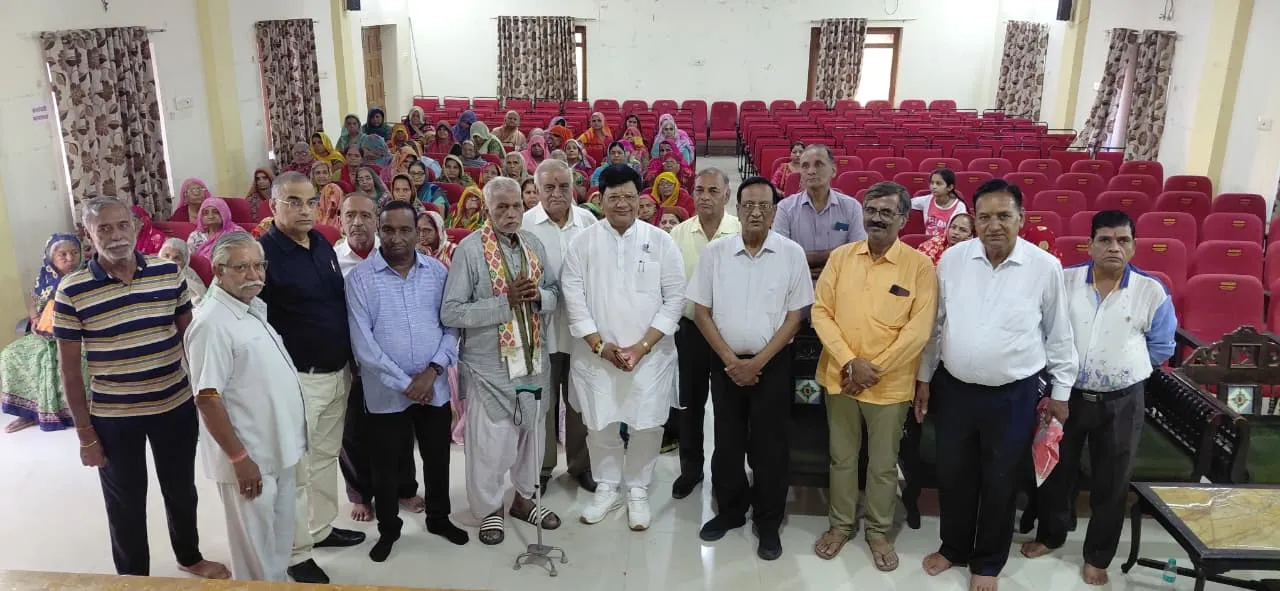 वित्तीय सहायता पाकर खिल उठे धूमावती माताओं के चेहरे